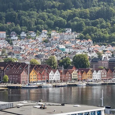 With Stunning View Over Bryggen Appartamento
